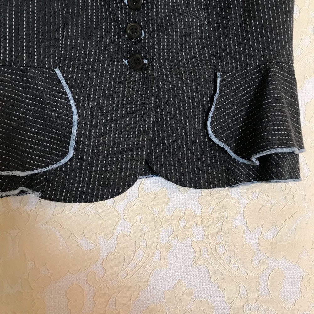 Pretty button up vest - size small - Picture 3 of 7